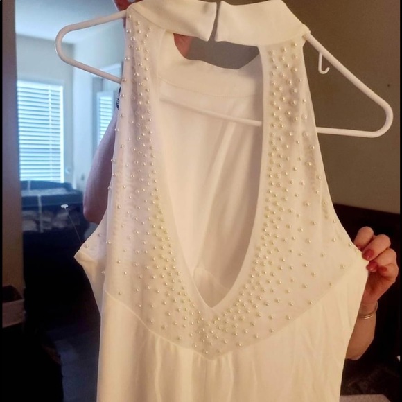 Beautiful Off White Maxi with V back with pearls. Size 14. NWT. - Picture 4 of 4